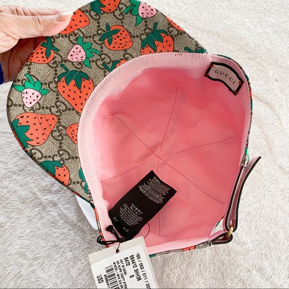 NWT Authentic GUCCI Strawberry Prints Monogram Cap Natural Strawberry Color - Picture 7 of 9